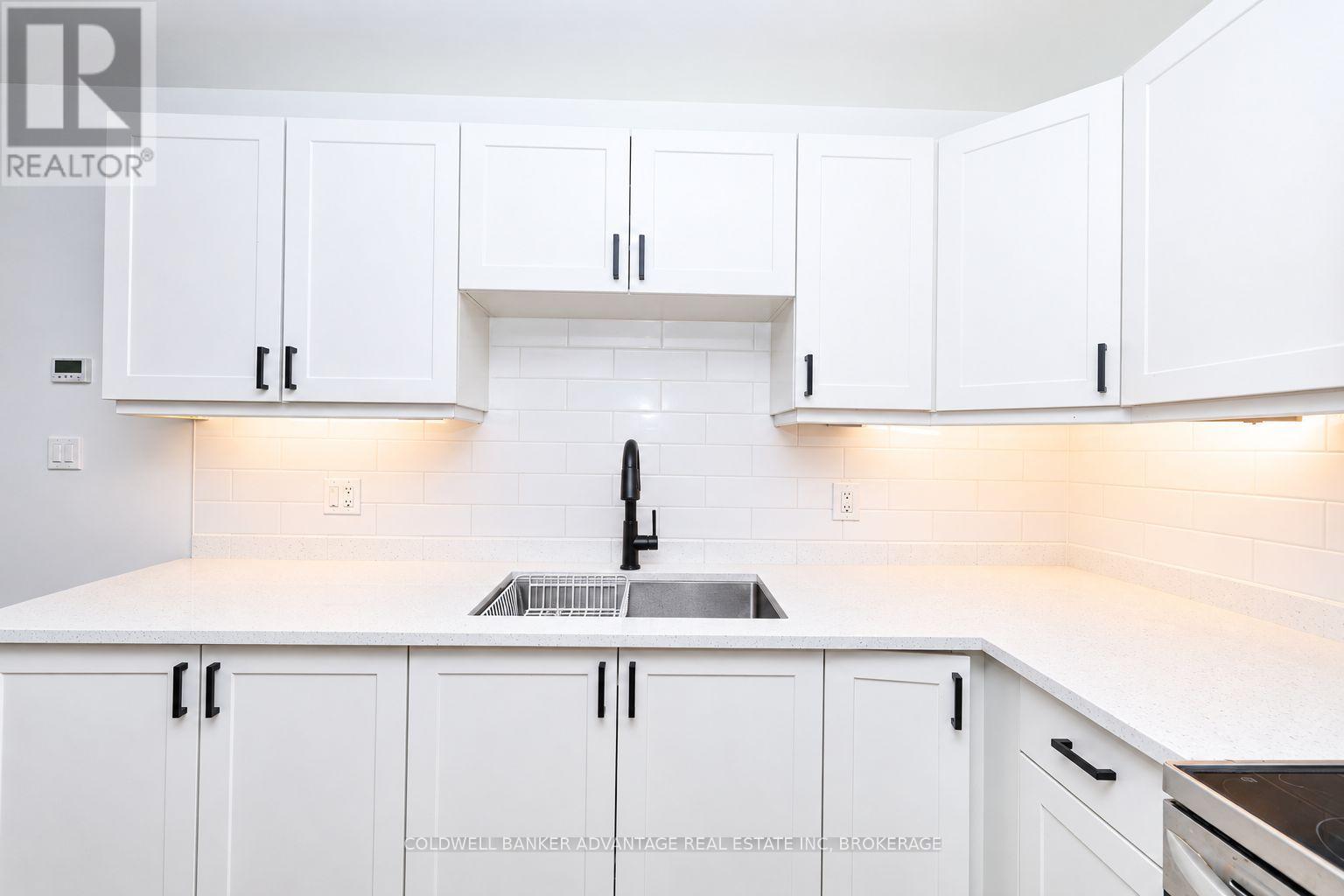 13/15 Duncan Street W Property Photo 18