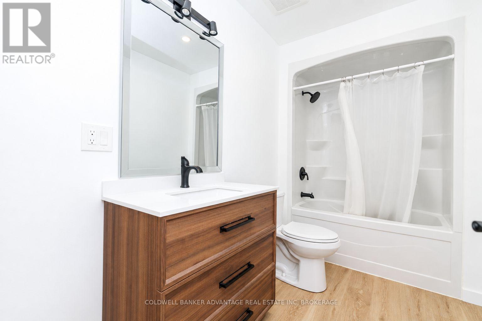13/15 Duncan Street W Property Photo 21