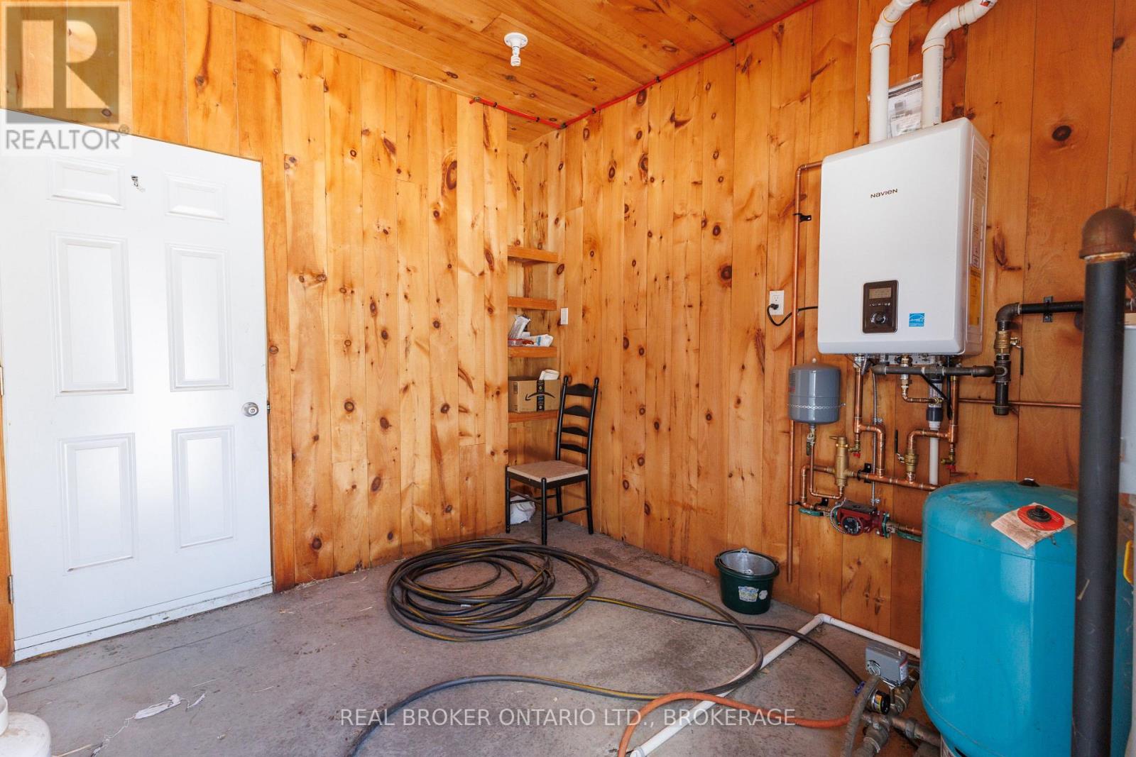 1850 Ridge Road W Property Photo 8