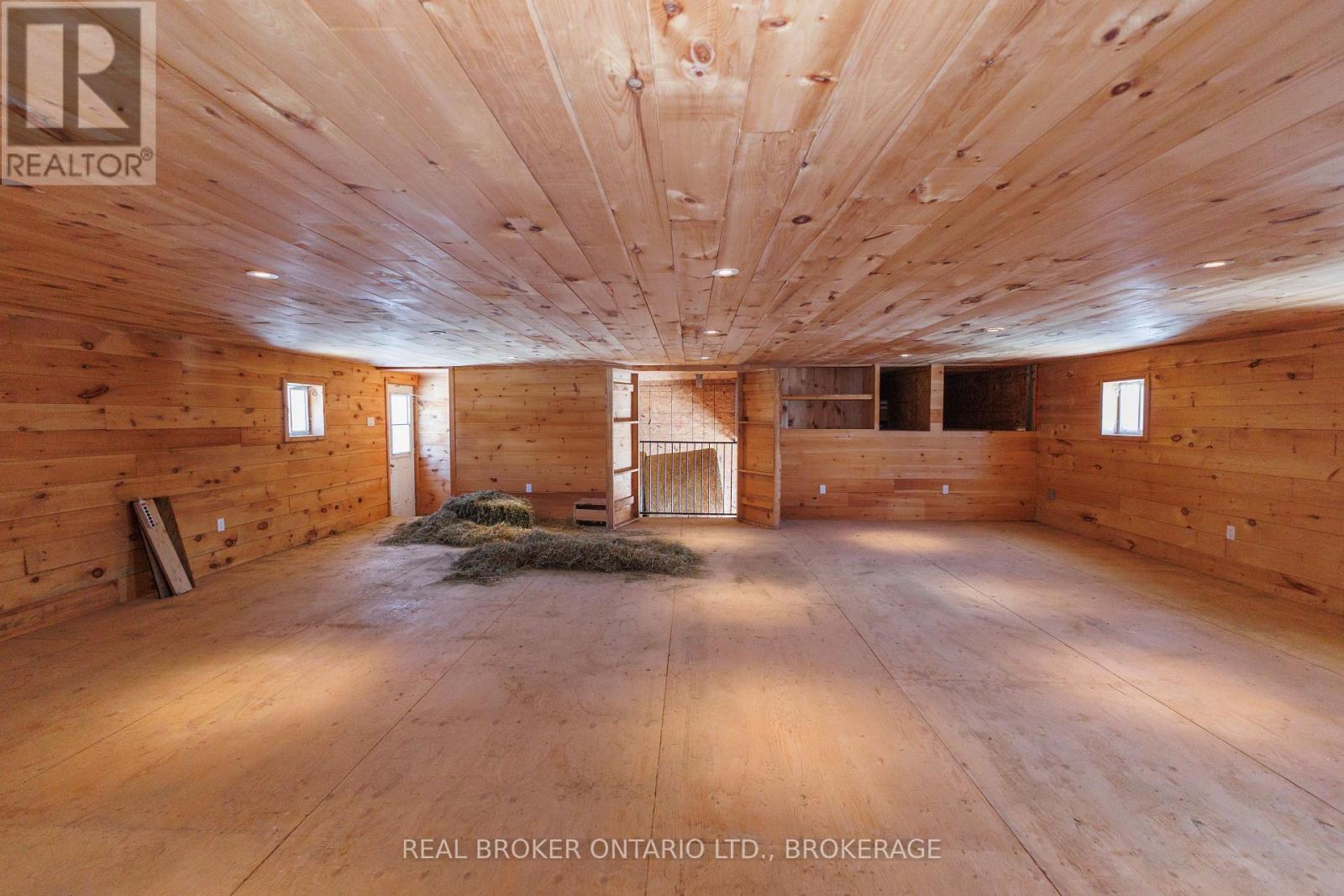 1850 Ridge Road W Property Photo 9