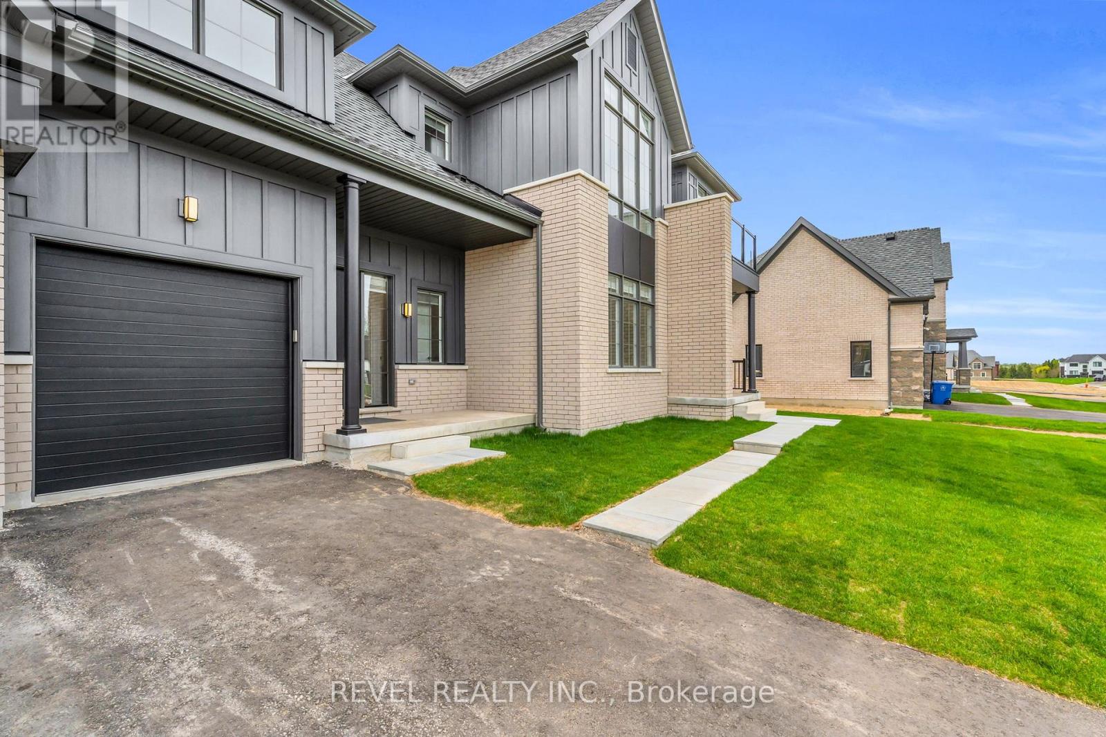 36 Ewing Way Property Photo 3
