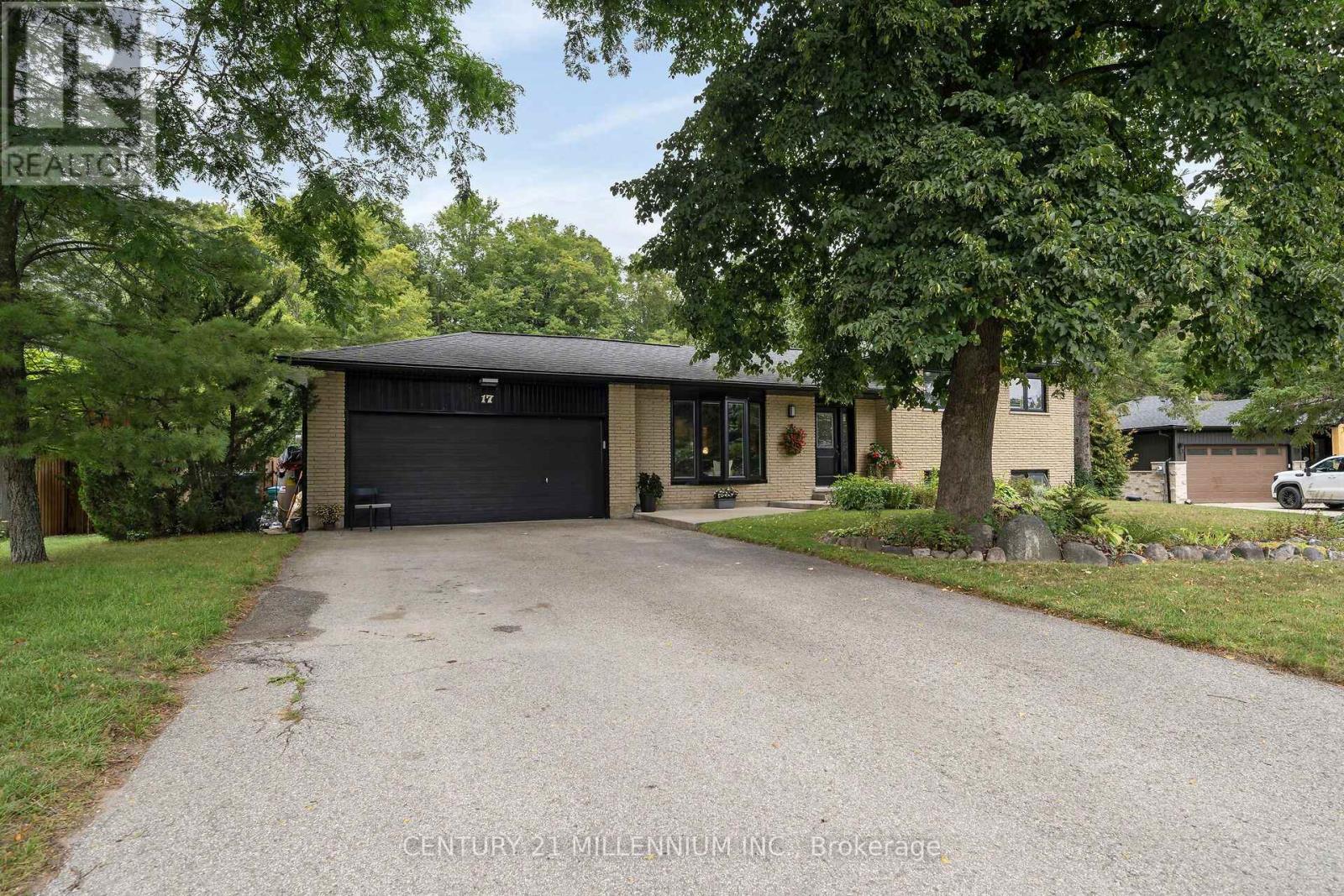 17 Erin Heights Drive Property Photo 2