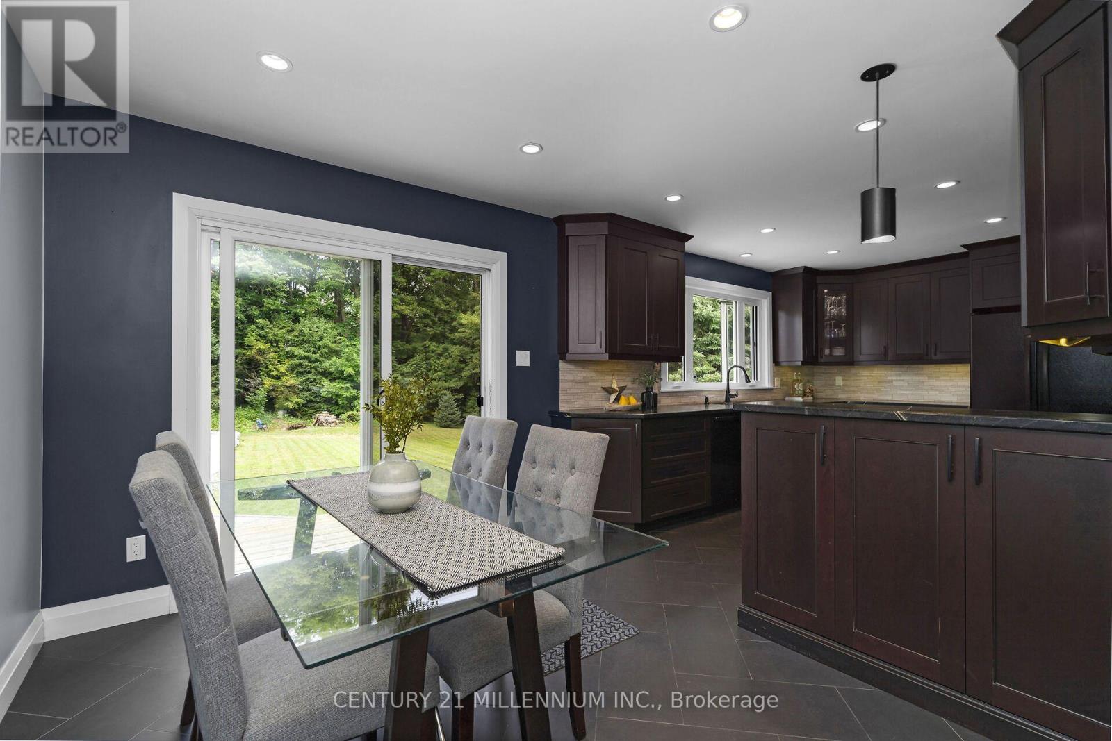17 Erin Heights Drive Property Photo 15