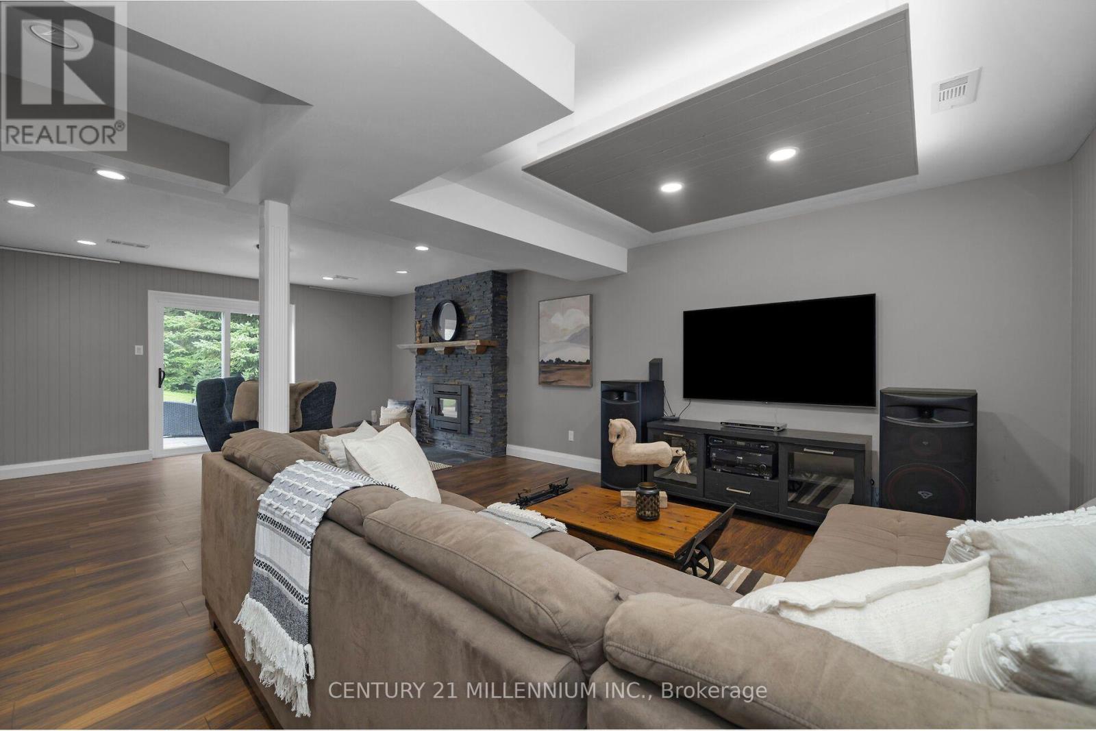 17 Erin Heights Drive Property Photo 27