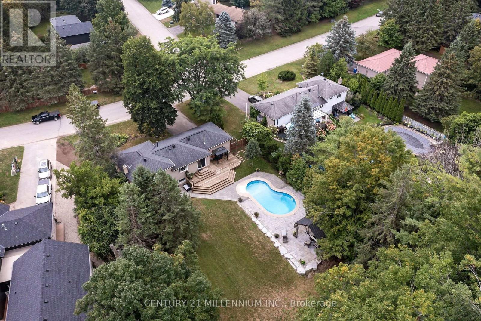 17 Erin Heights Drive Property Photo 45