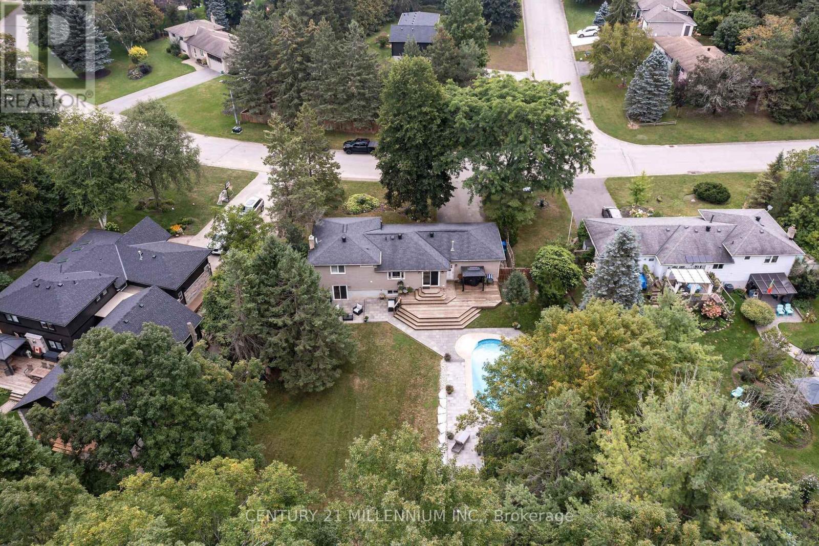 17 Erin Heights Drive Property Photo 46