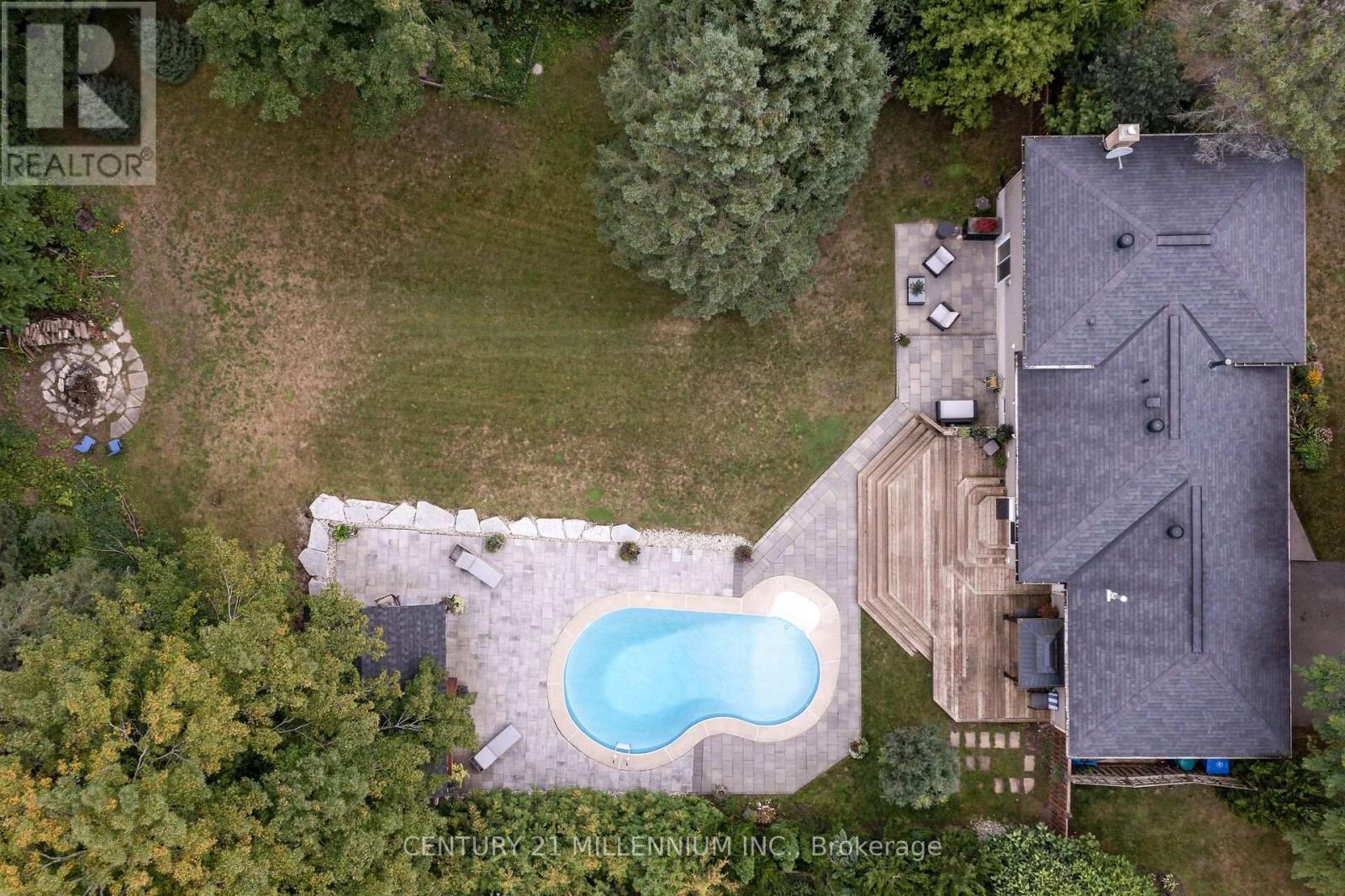 17 Erin Heights Drive Property Photo 48