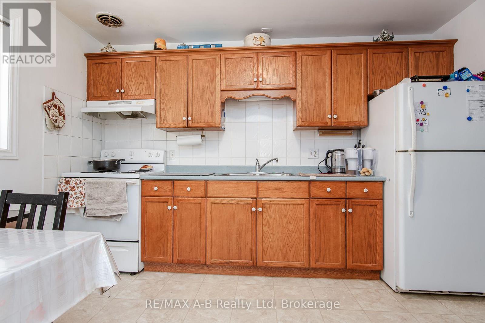 727 Frederick Street Property Photo 11
