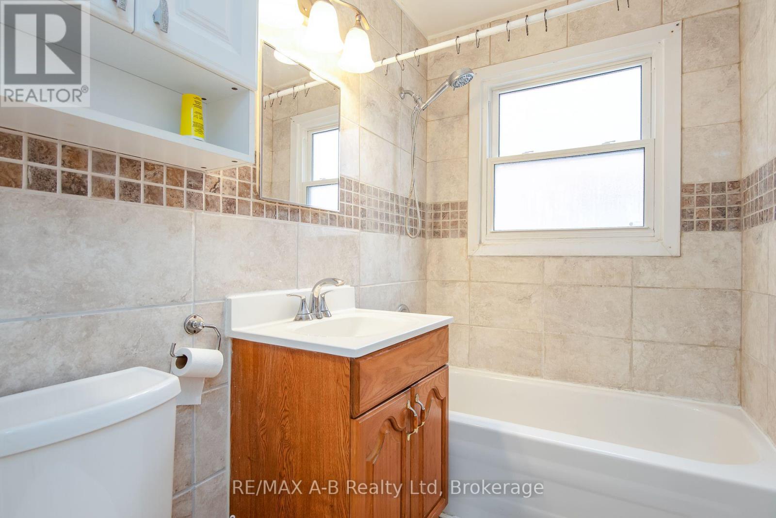 727 Frederick Street Property Photo 30