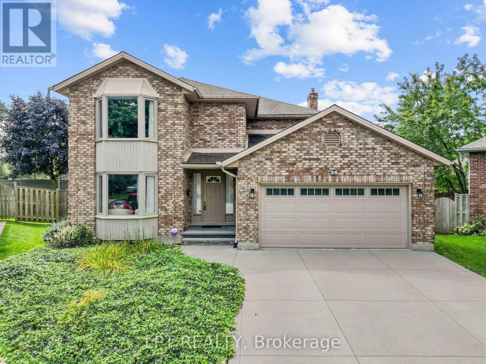 38 Stoneycreek Place Property Photo 1