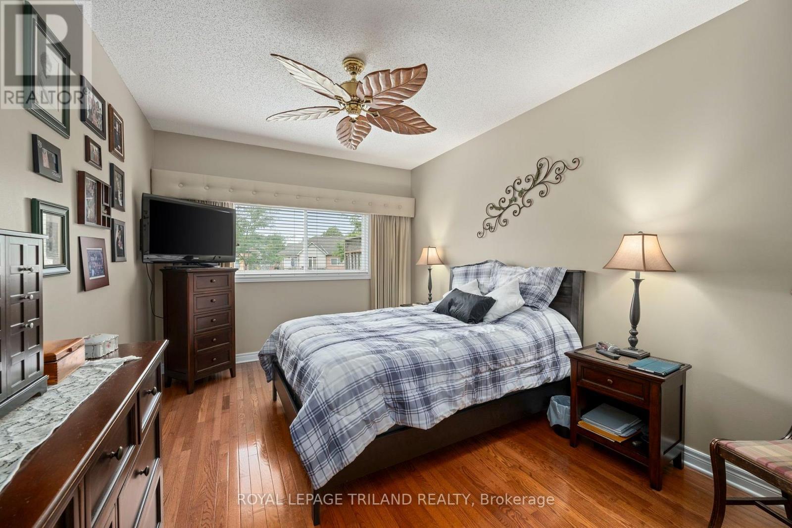 252 - 2025 Meadowgate Boulevard Property Photo 18
