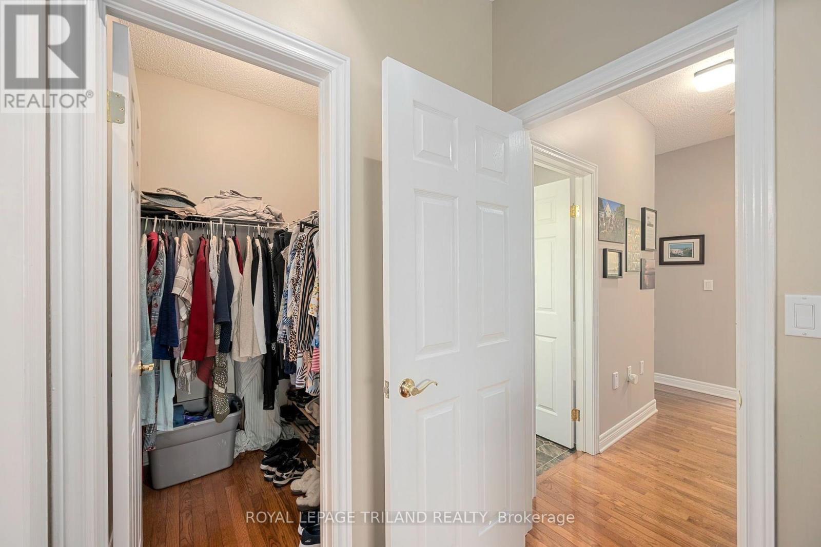 252 - 2025 Meadowgate Boulevard Property Photo 21