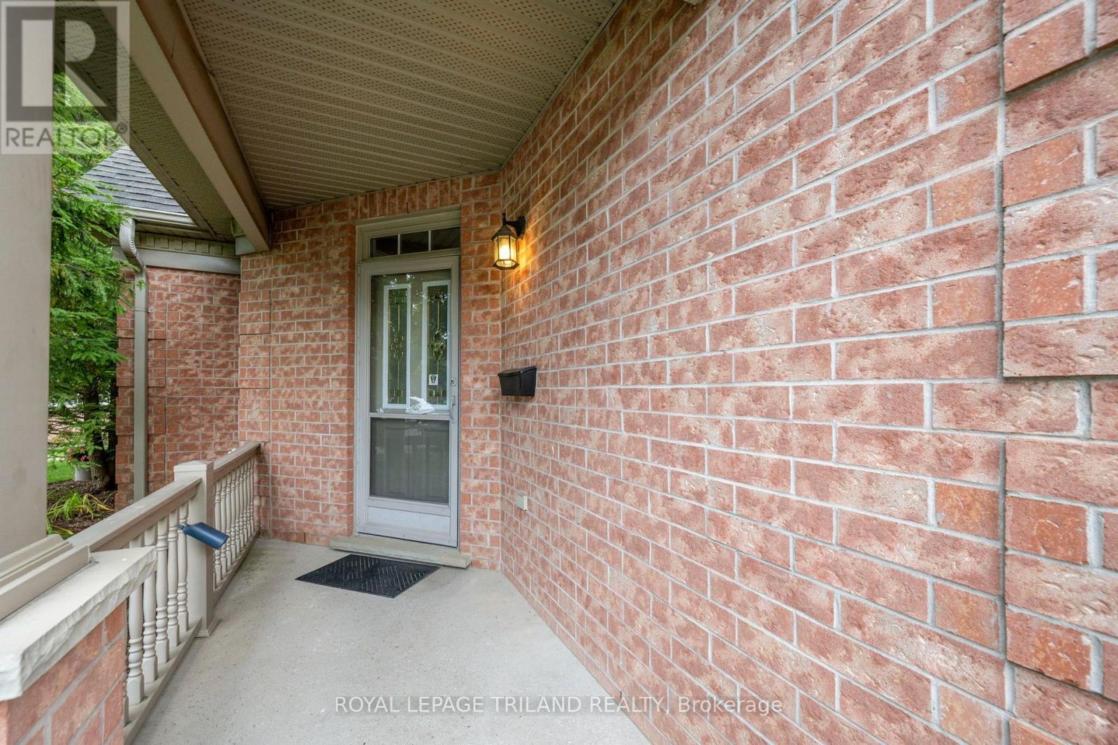 252 - 2025 Meadowgate Boulevard Property Photo 33