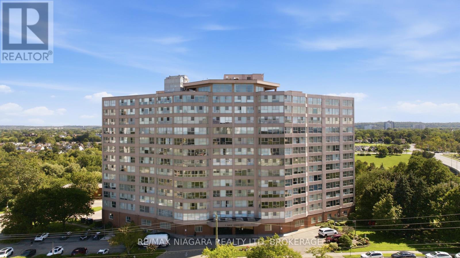 411 - 7 GALE CRESCENT Property Photo 1