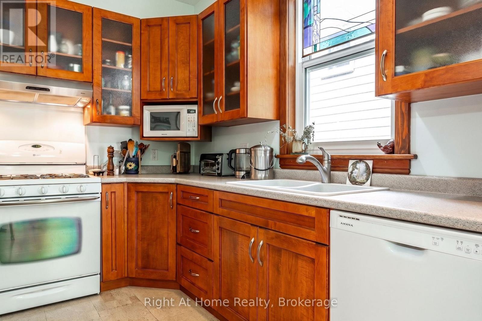 142 Elizabeth Street Property Photo 20
