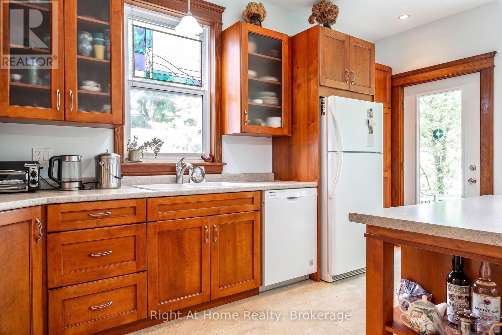 142 Elizabeth Street Property Photo 22