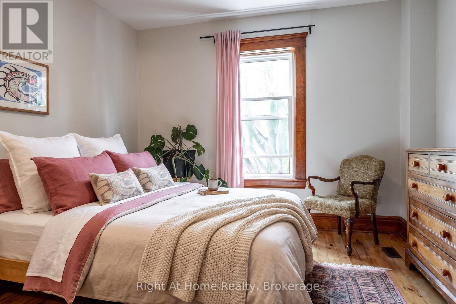 142 Elizabeth Street Property Photo 23
