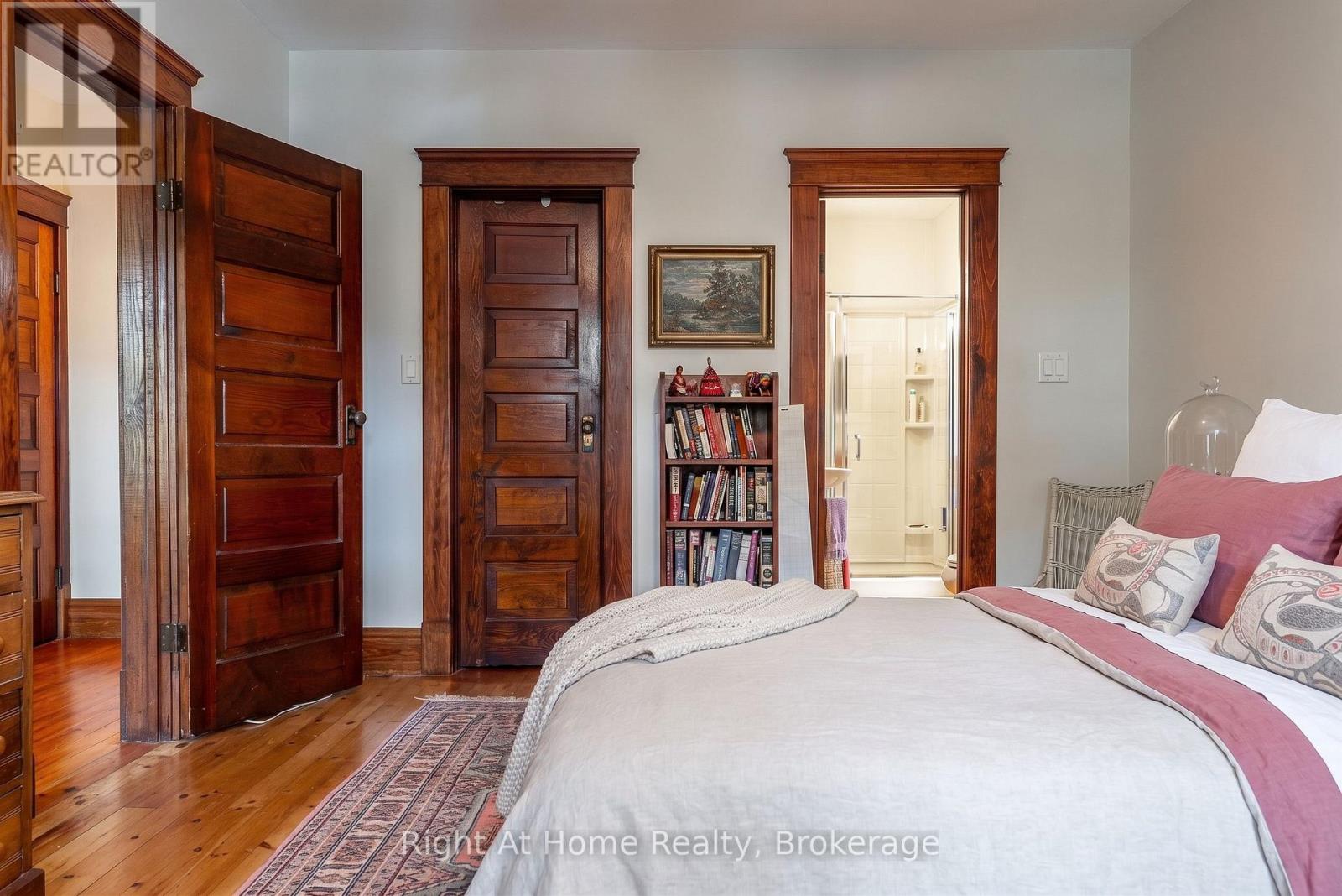 142 Elizabeth Street Property Photo 24