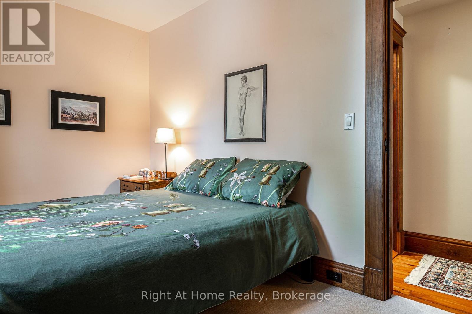 142 Elizabeth Street Property Photo 29