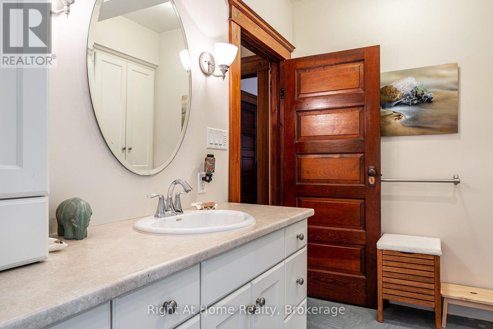 142 Elizabeth Street Property Photo 32
