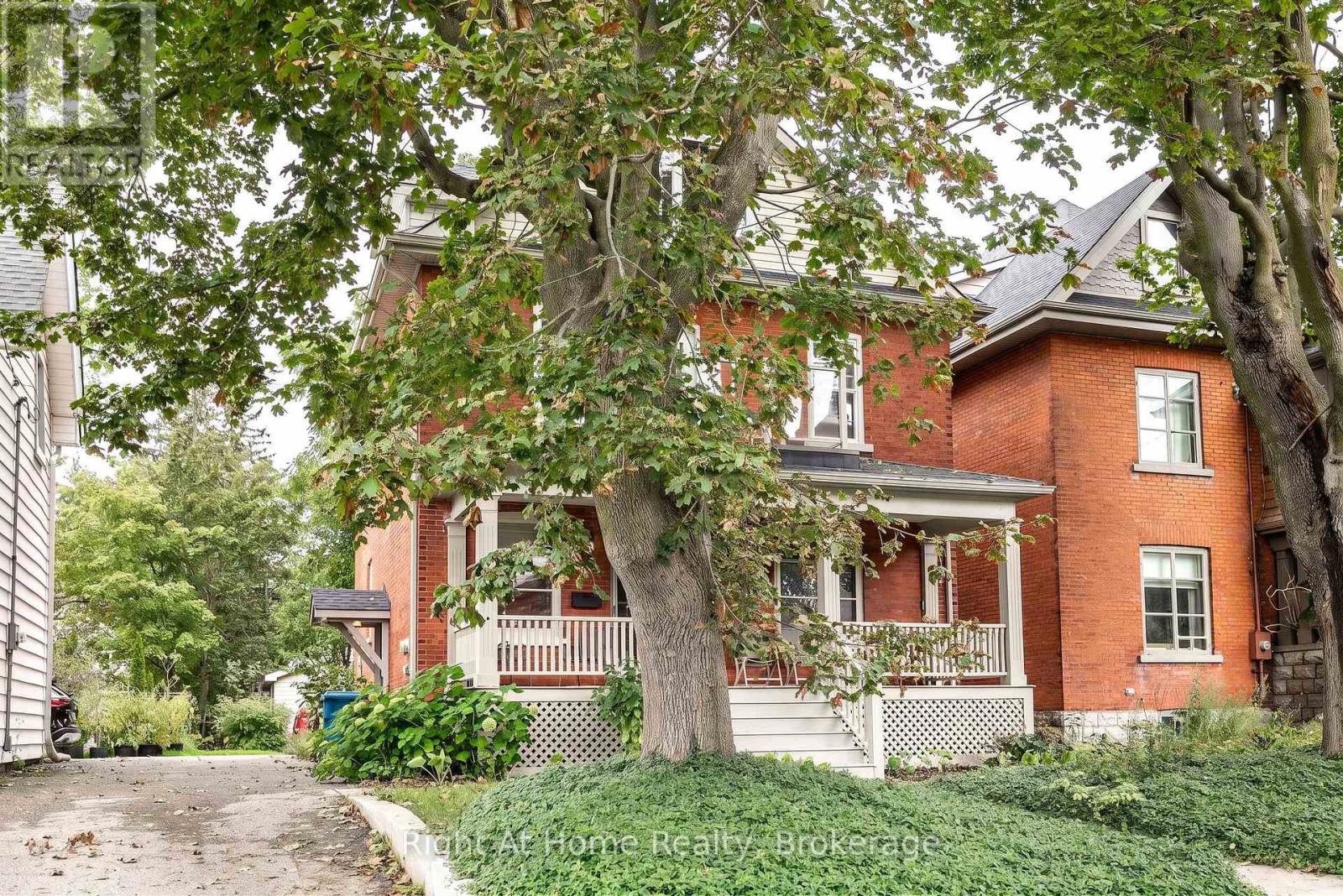 142 Elizabeth Street Property Photo 38