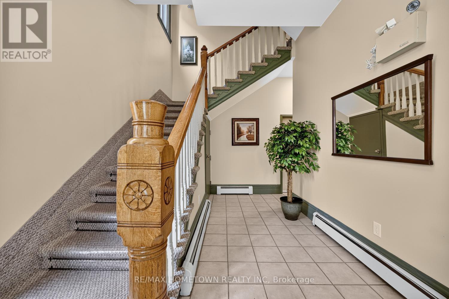 98 Pine Street Property Photo 7
