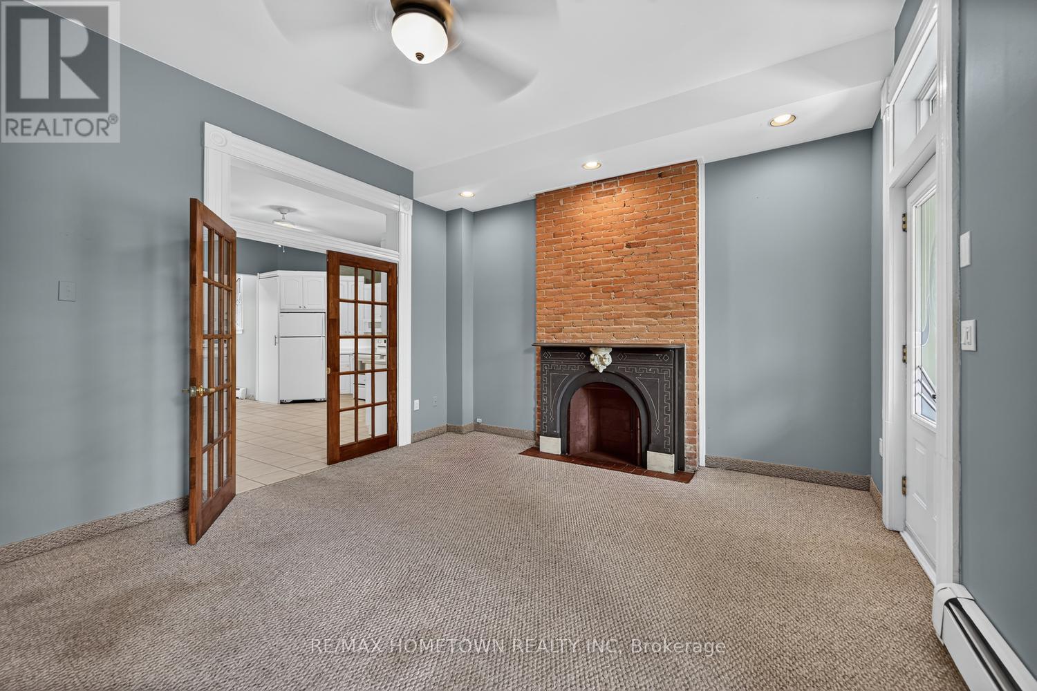 98 Pine Street Property Photo 9