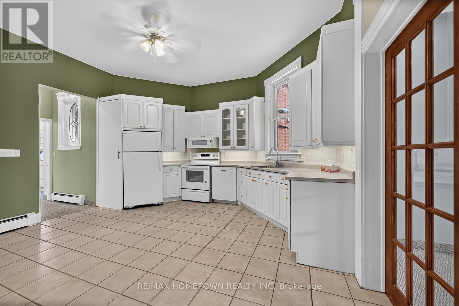98 Pine Street Property Photo 11