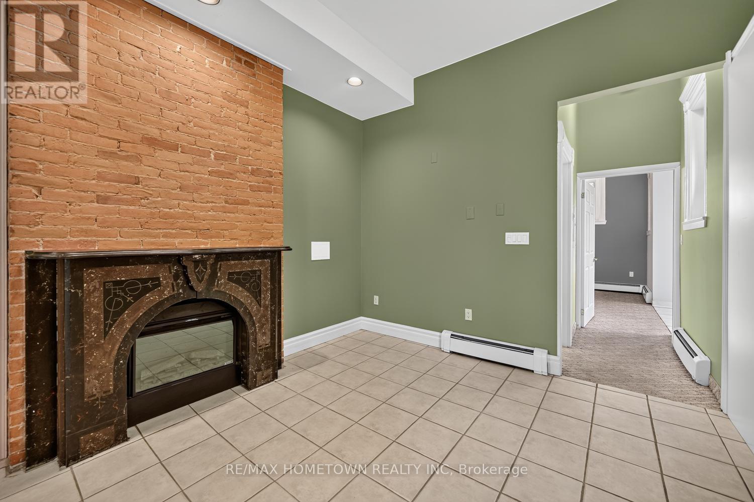 98 Pine Street Property Photo 12