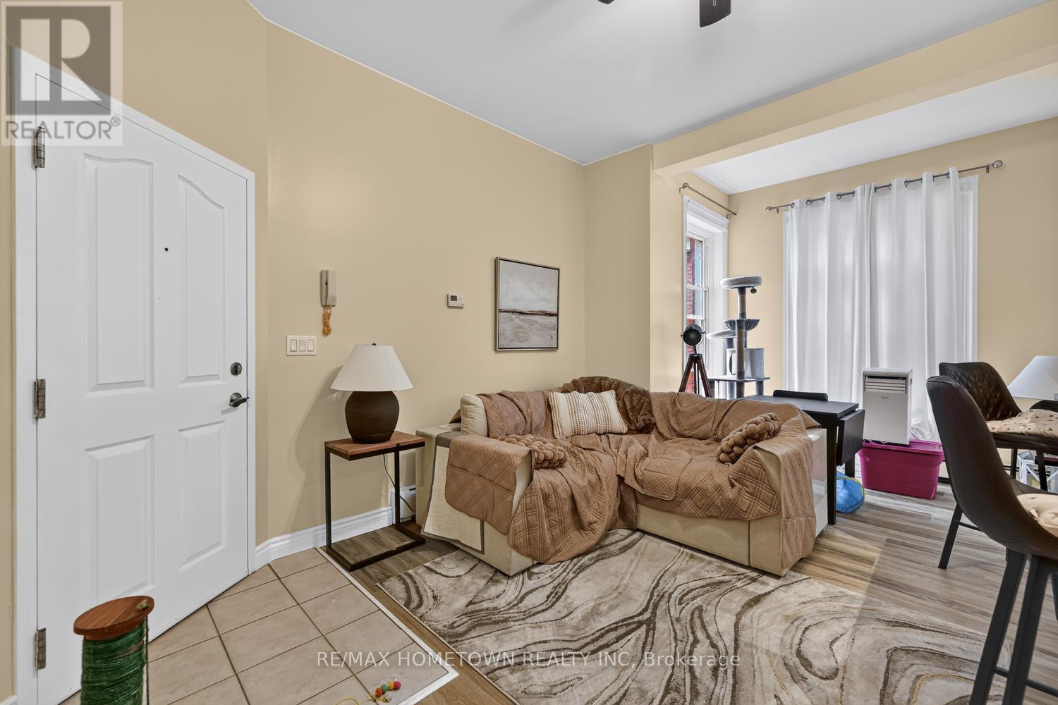 98 Pine Street Property Photo 24
