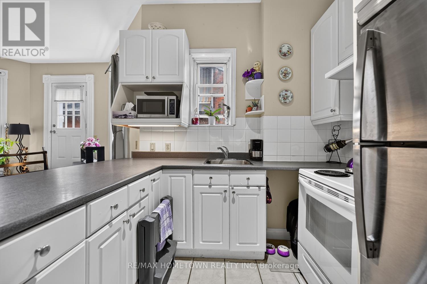 98 Pine Street Property Photo 29