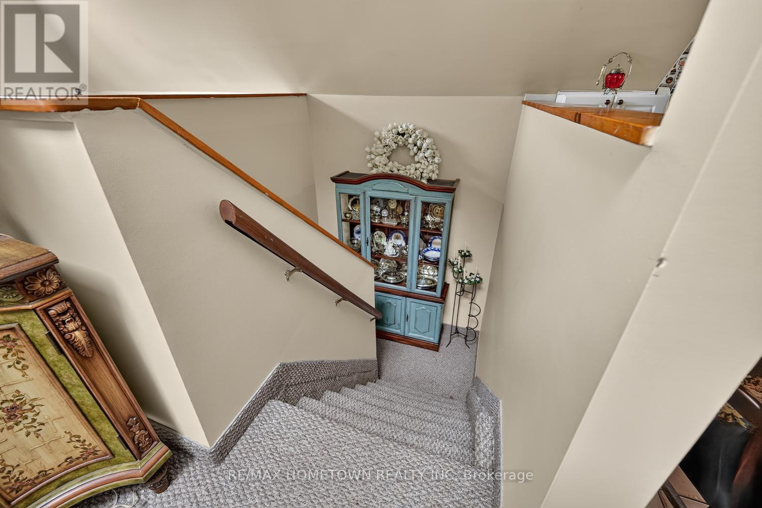 98 Pine Street Property Photo 33