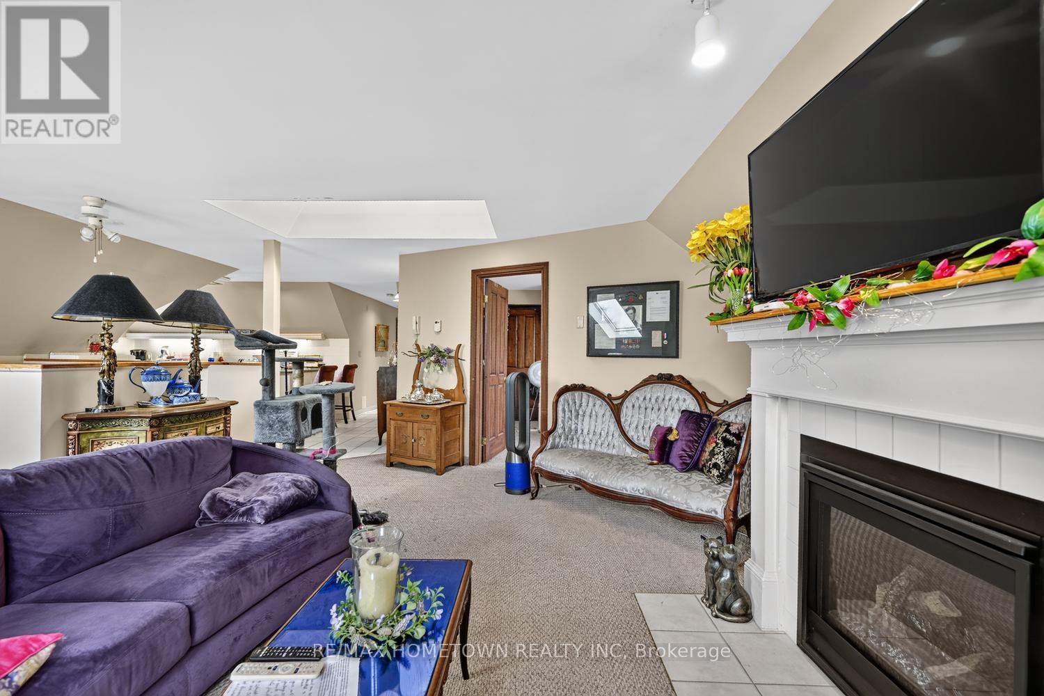 98 Pine Street Property Photo 34