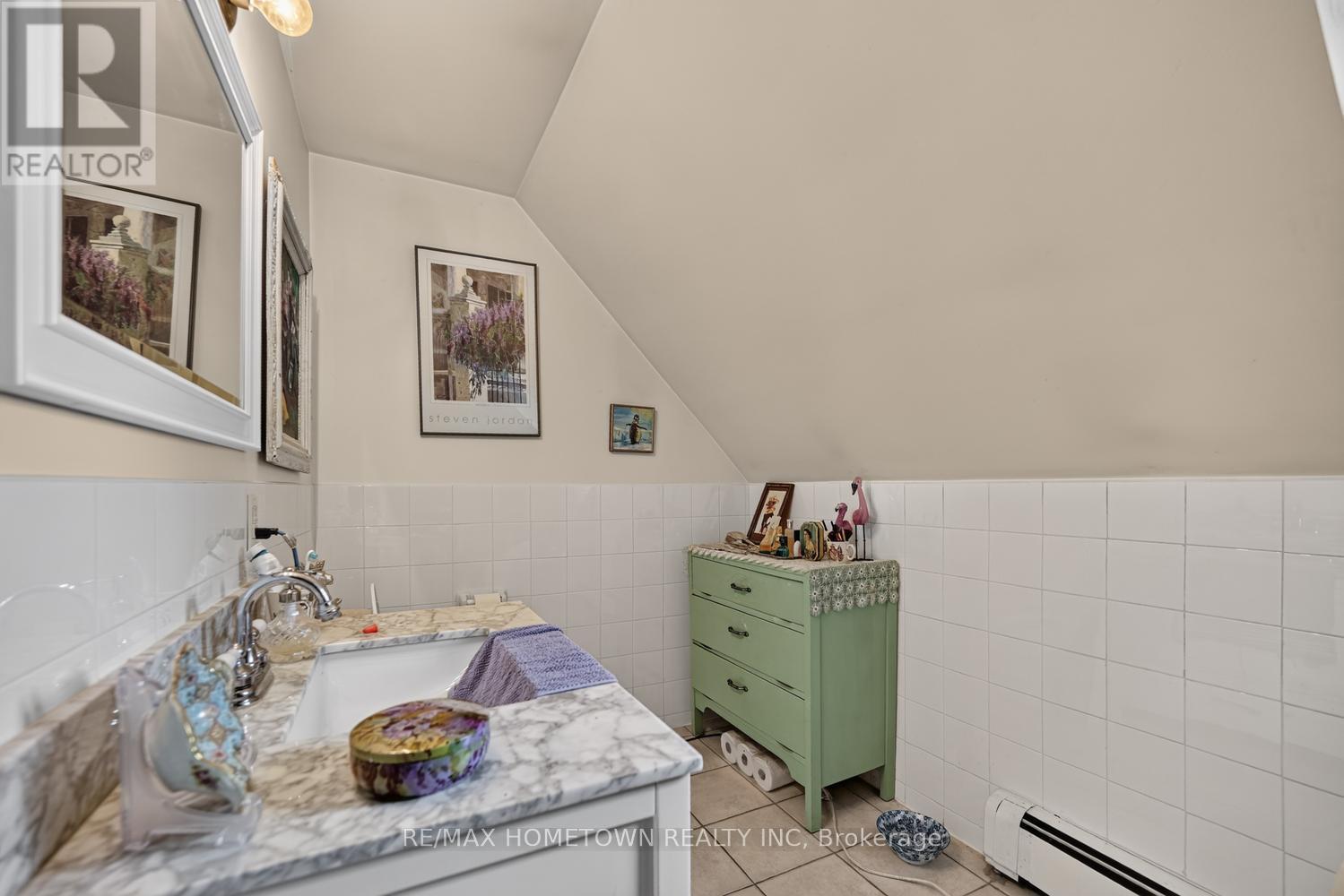 98 Pine Street Property Photo 39