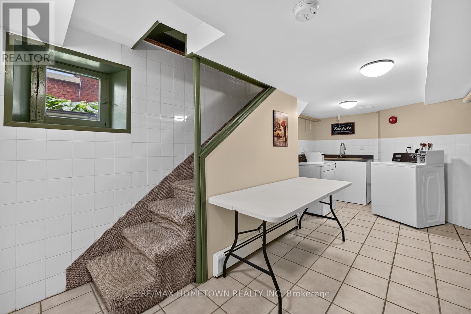 98 Pine Street Property Photo 43