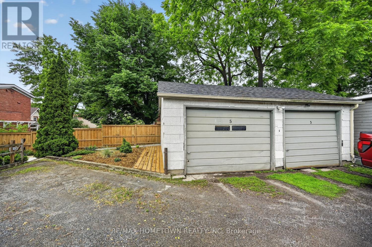 98 Pine Street Property Photo 46