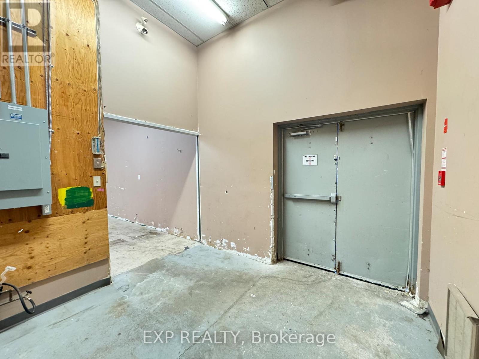 2 - 301 Oxford Street W Property Photo 12