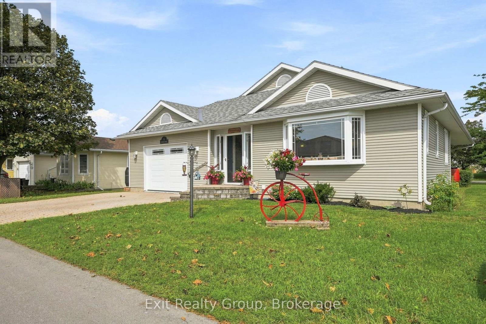6 Heritage Drive Property Photo 5