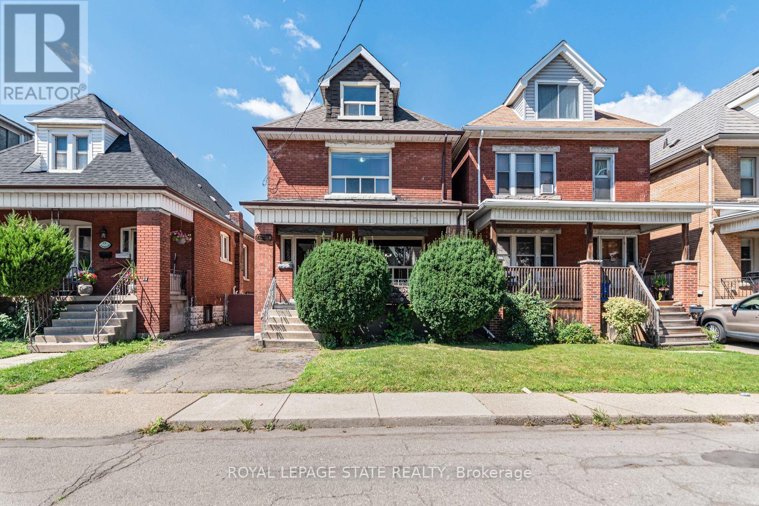 75 Kensington Avenue N Property Photo 3