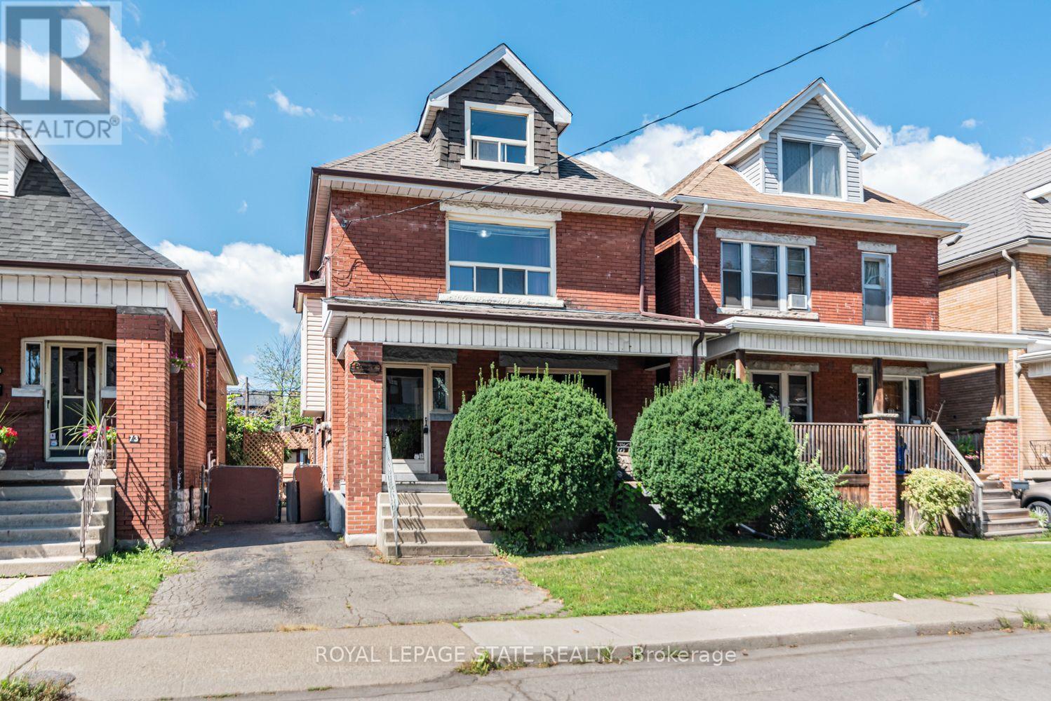 75 Kensington Avenue N Property Photo 6