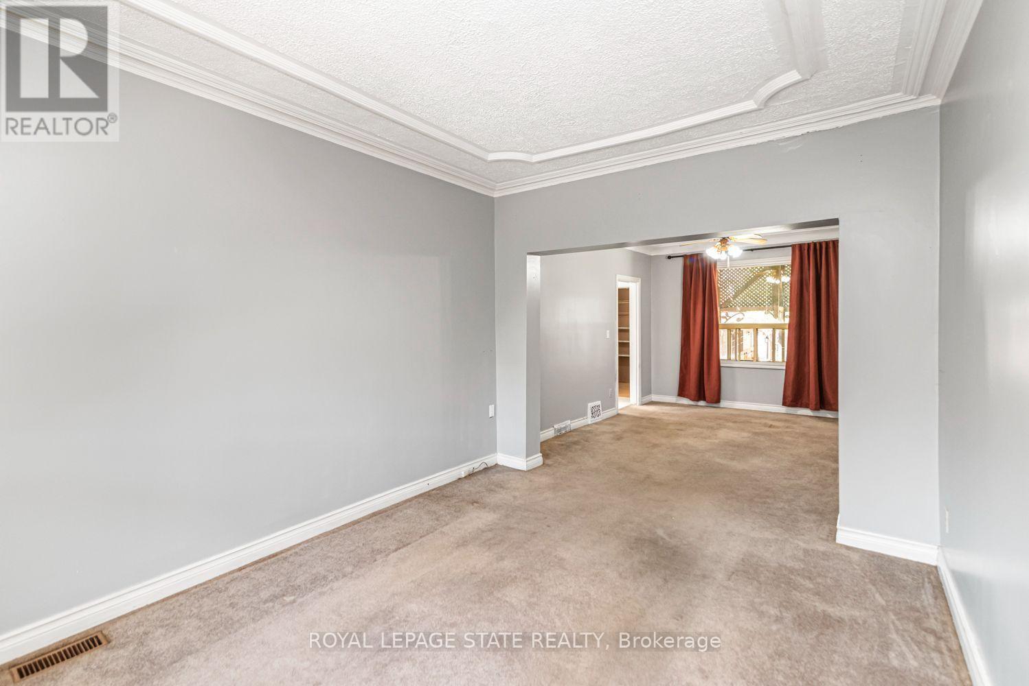 75 Kensington Avenue N Property Photo 11