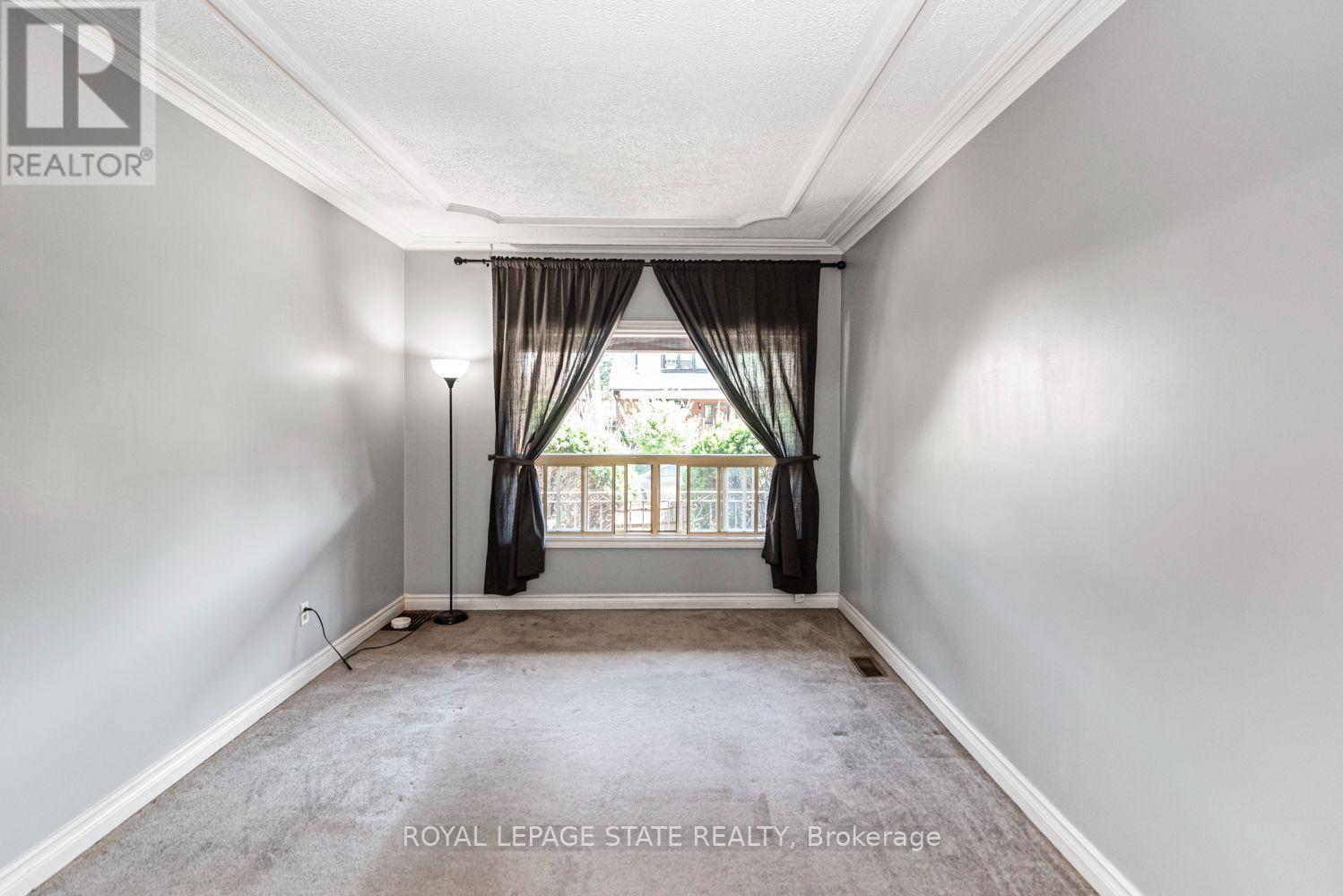 75 Kensington Avenue N Property Photo 14