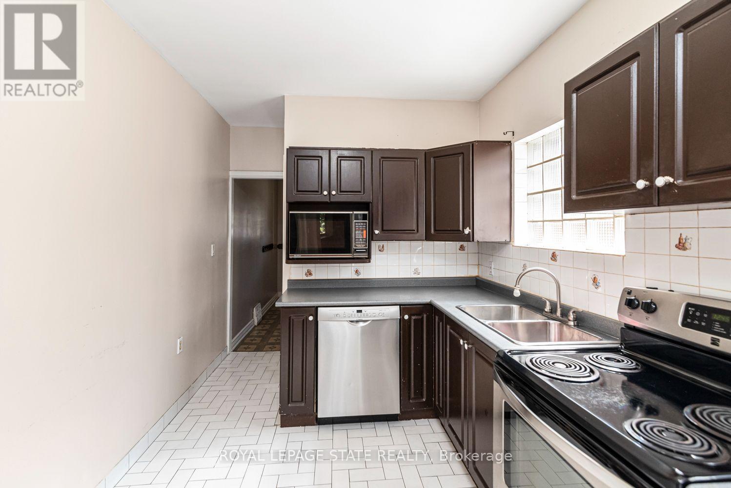 75 Kensington Avenue N Property Photo 18