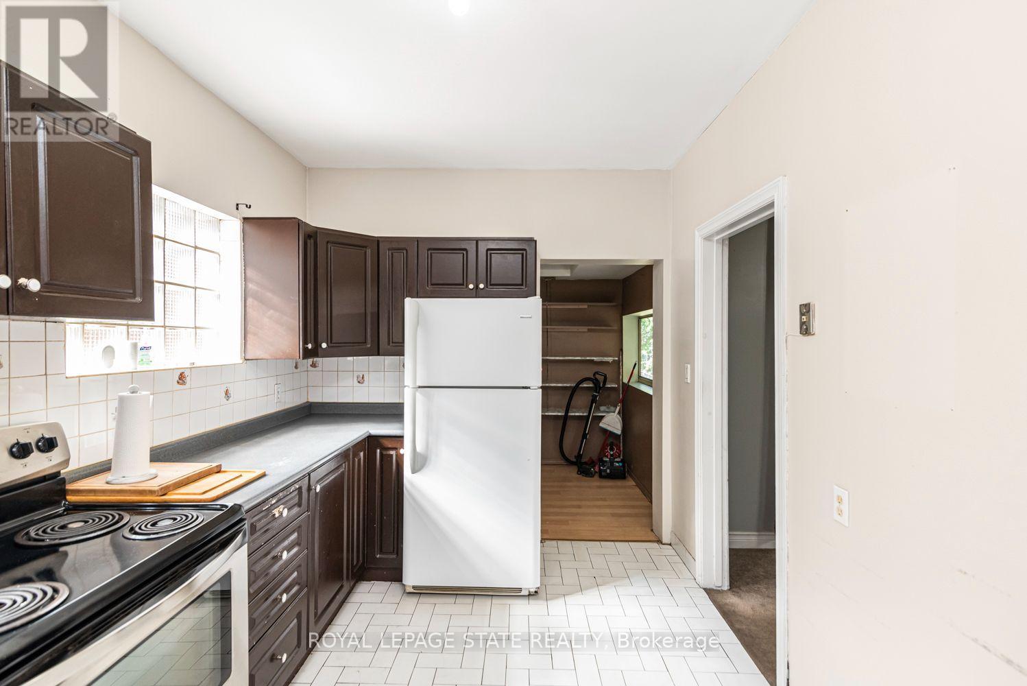 75 Kensington Avenue N Property Photo 19
