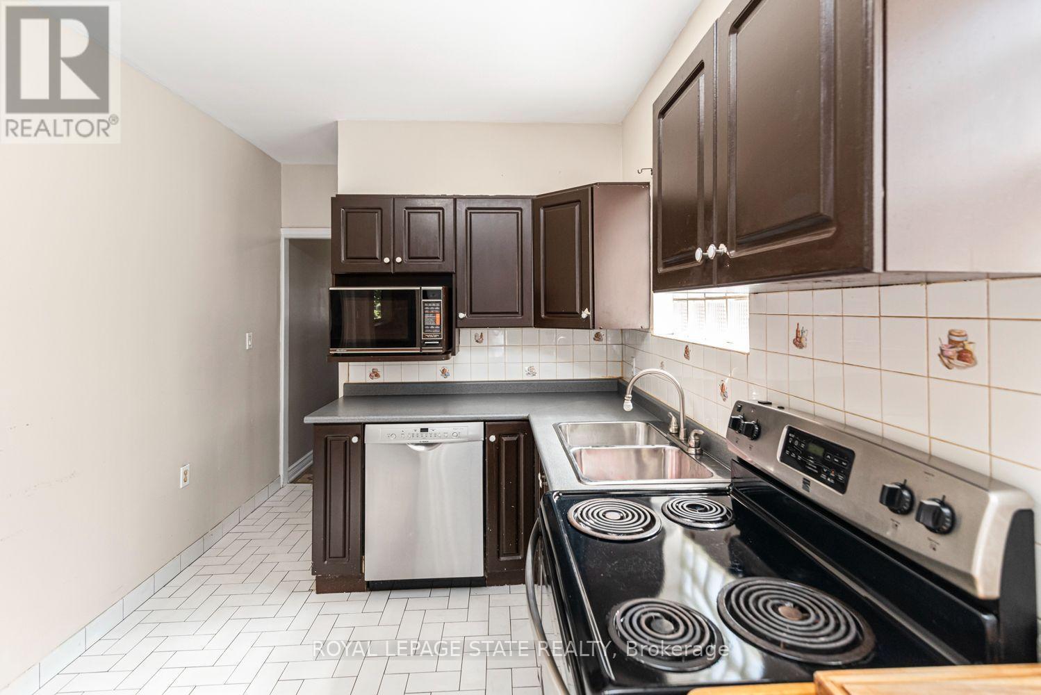 75 Kensington Avenue N Property Photo 20