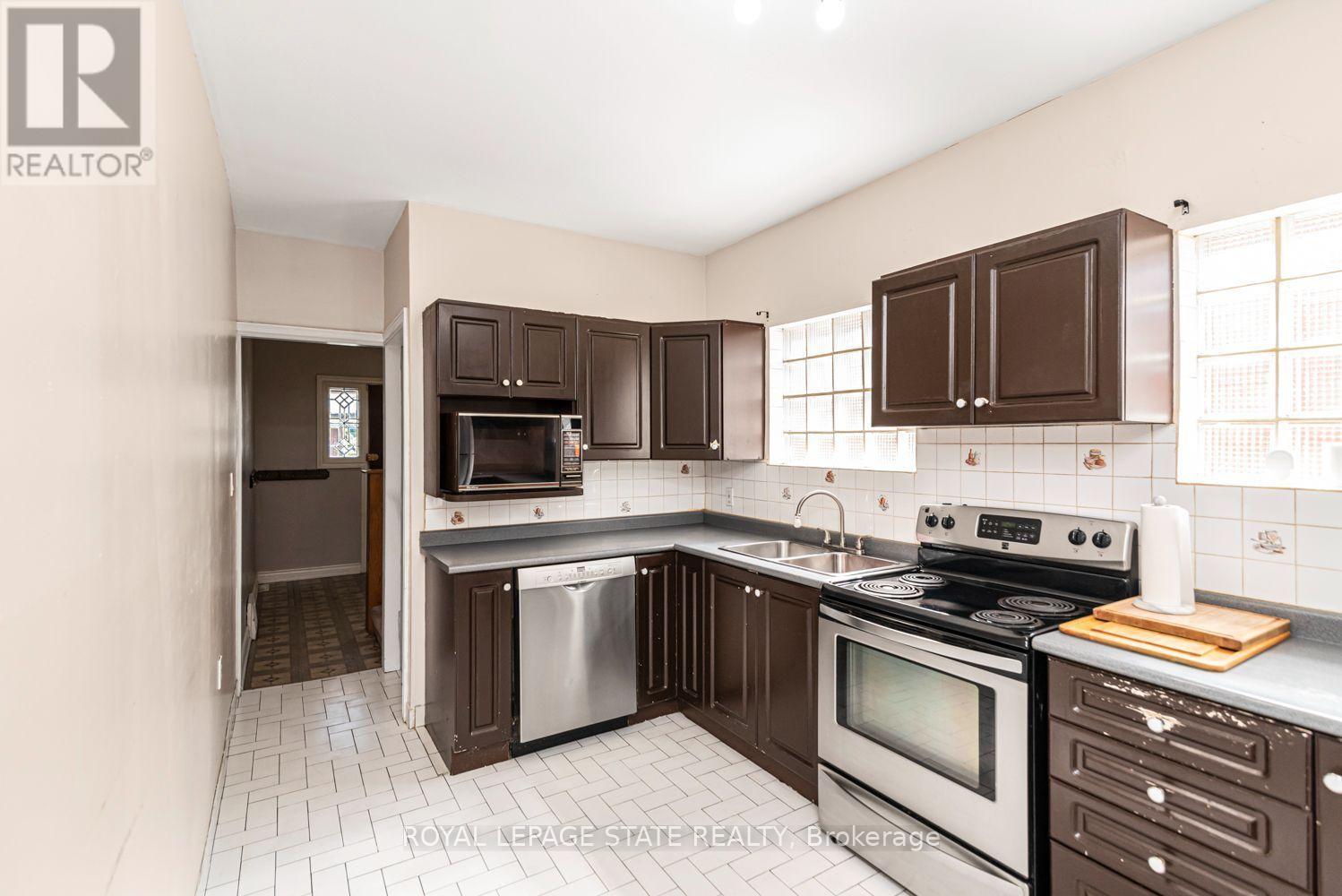 75 Kensington Avenue N Property Photo 22