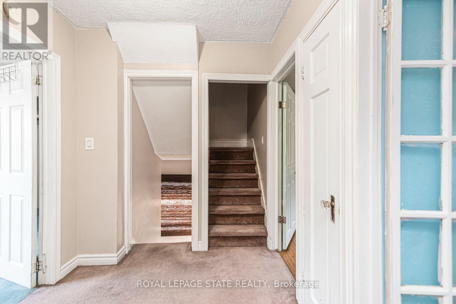 75 Kensington Avenue N Property Photo 23
