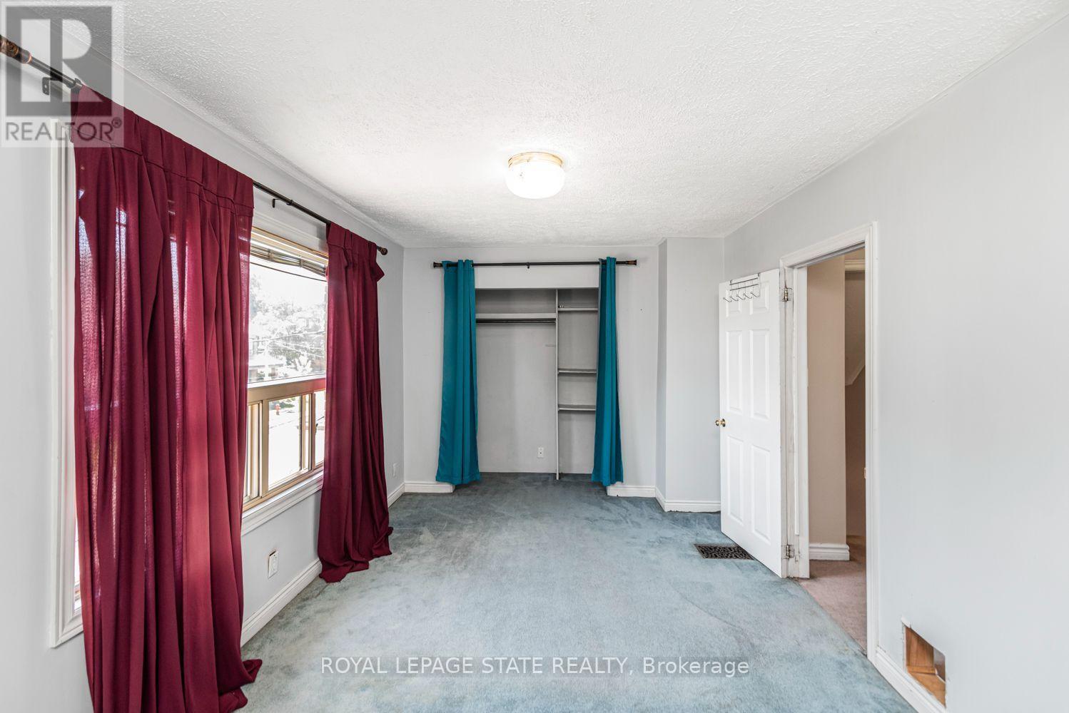 75 Kensington Avenue N Property Photo 24