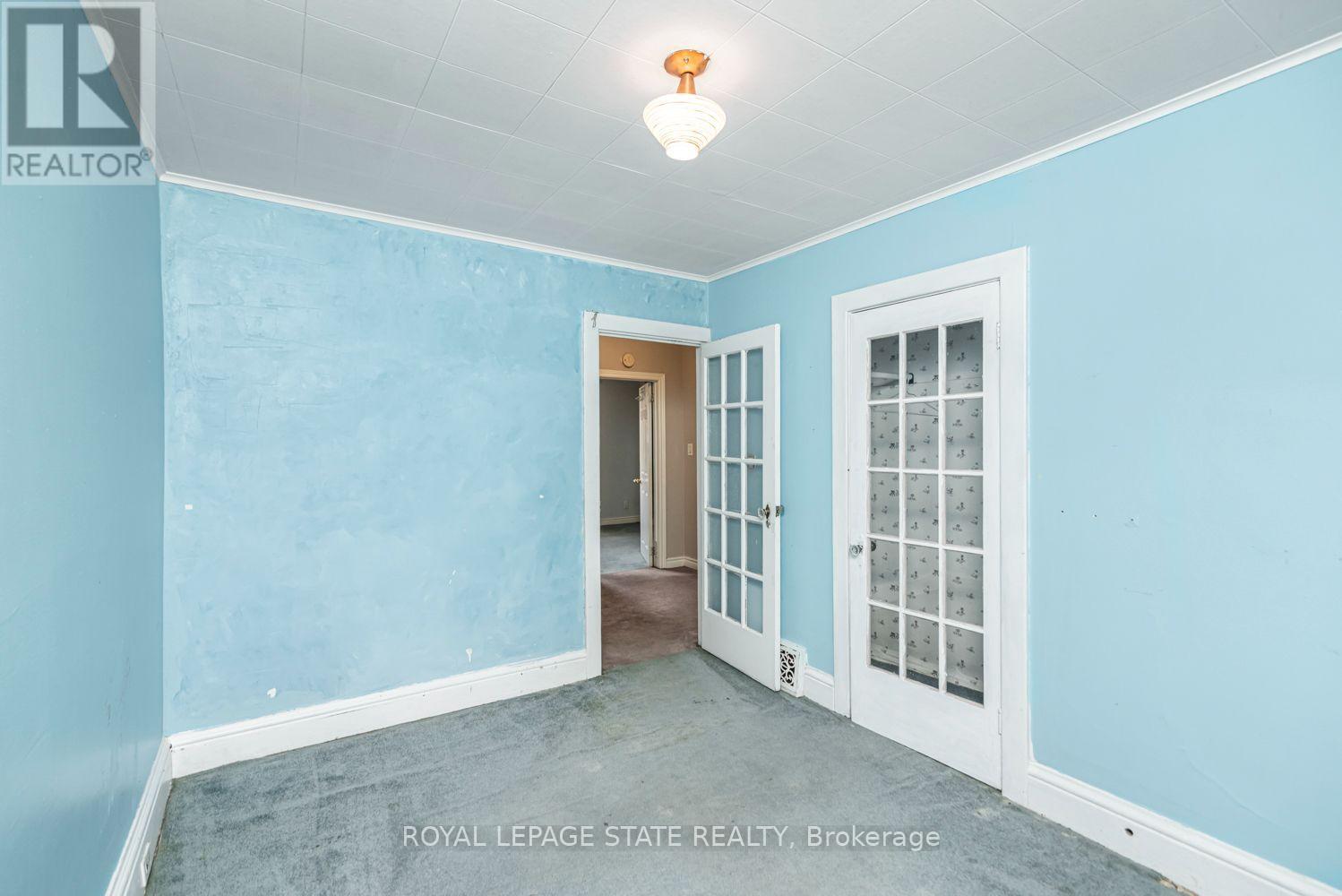 75 Kensington Avenue N Property Photo 27