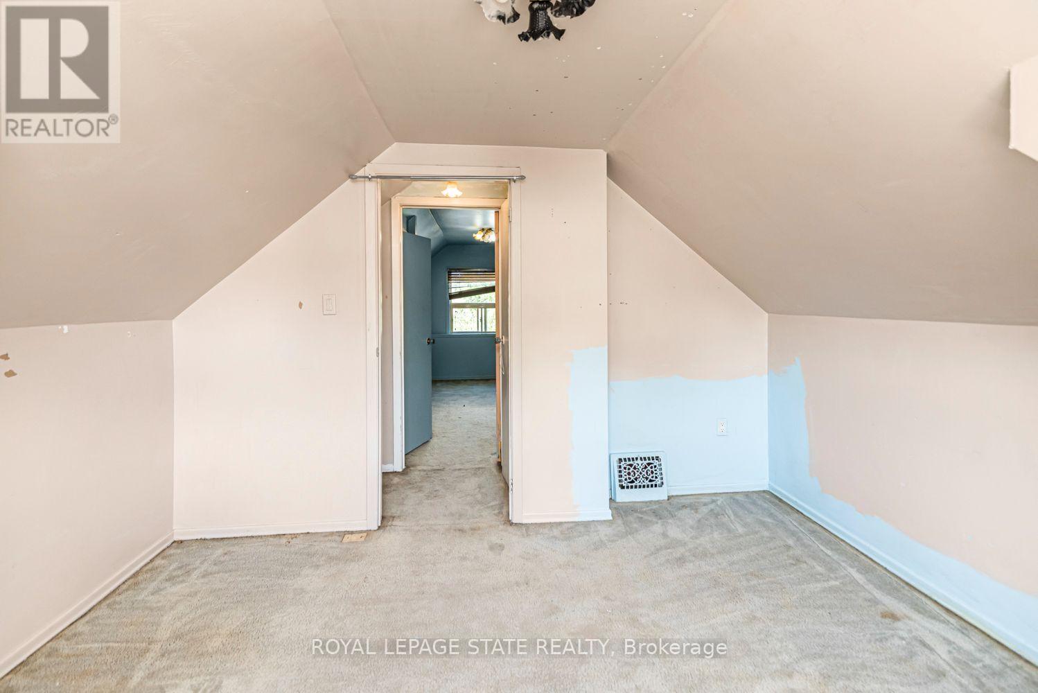75 Kensington Avenue N Property Photo 29